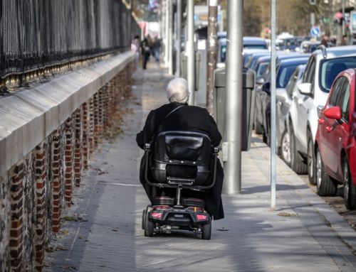 CHANGING ATTITUDES TO RISK AT OLDER AGES: THE ROLE OF HEALTH AND OTHER LIFE EVENTS